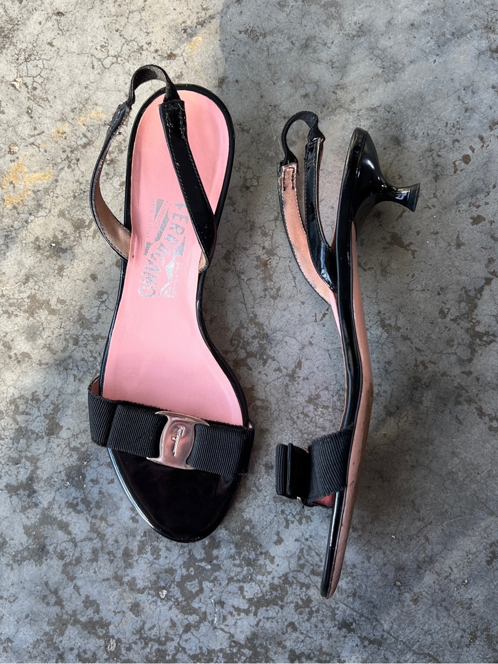 Salvatore Ferragamo Black Patent Leather Vara Bow Slingback Heels Women's 7.5